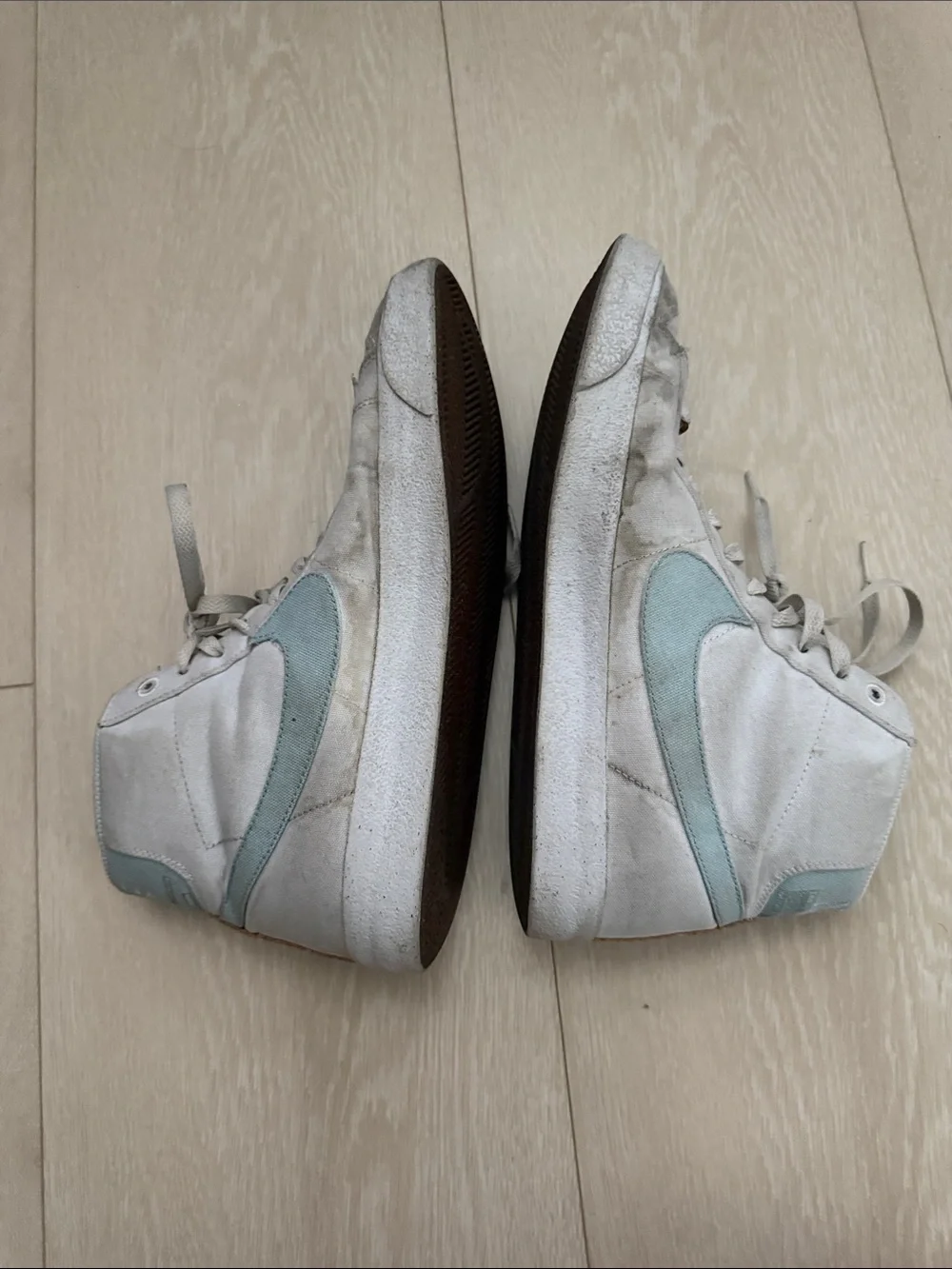 Nike High-Top Sneakers in White Light Gray Blue Swoosh Embroidered